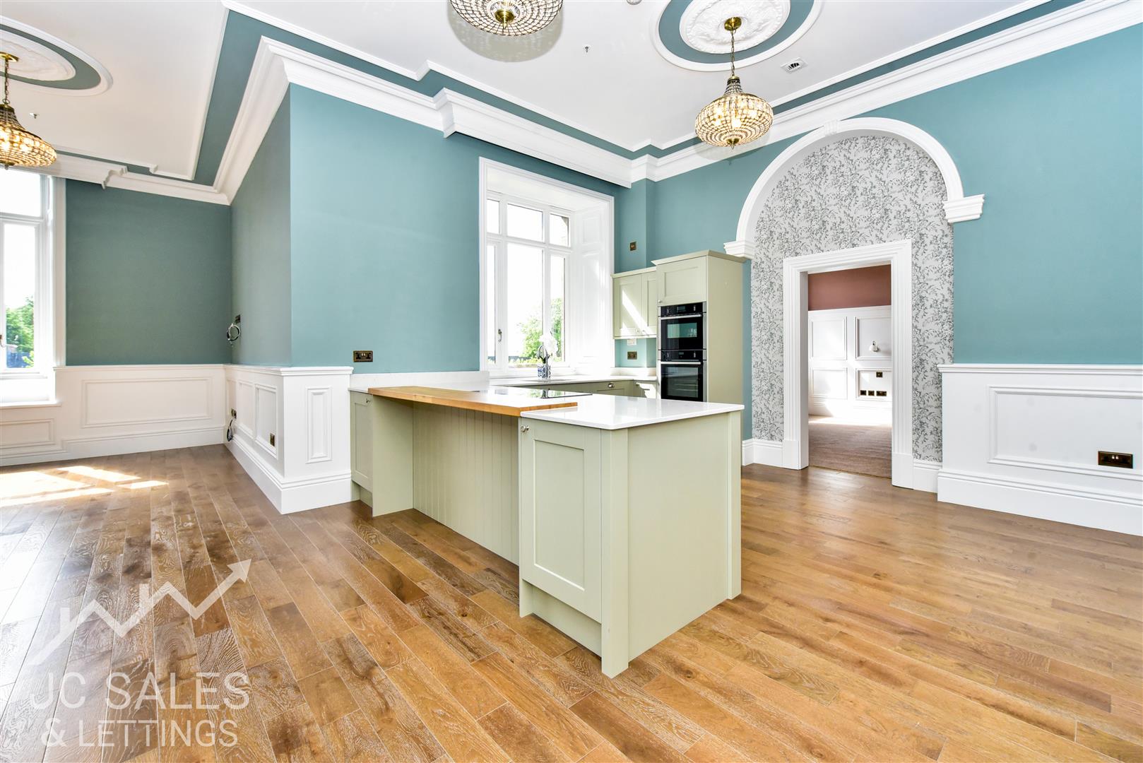 Flat Newington Causeway in London
