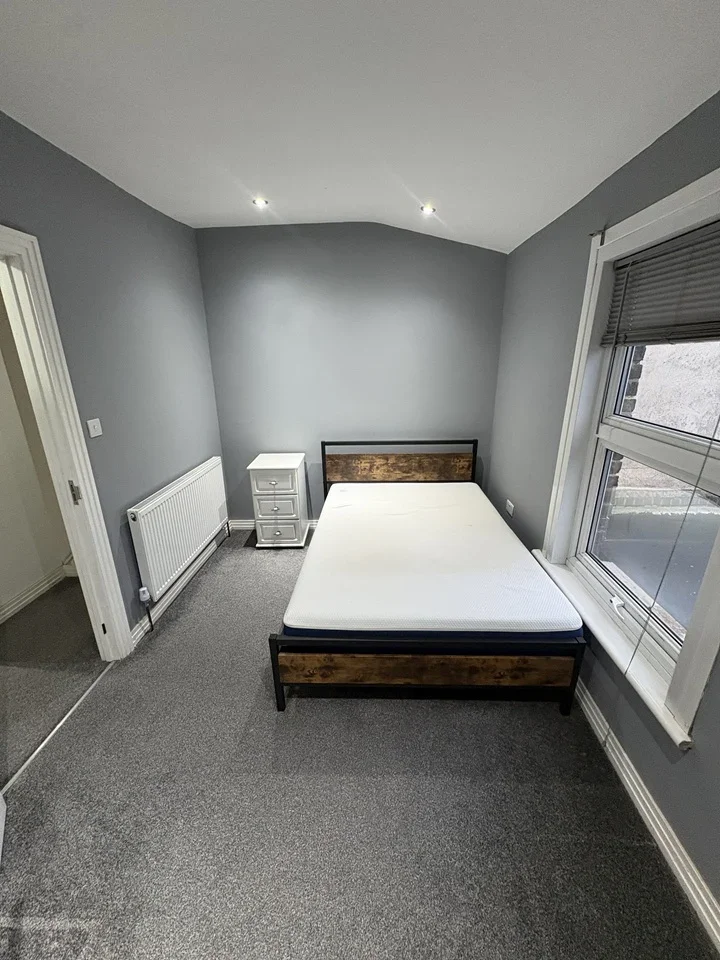 Flat Norfolk Road in Greater London