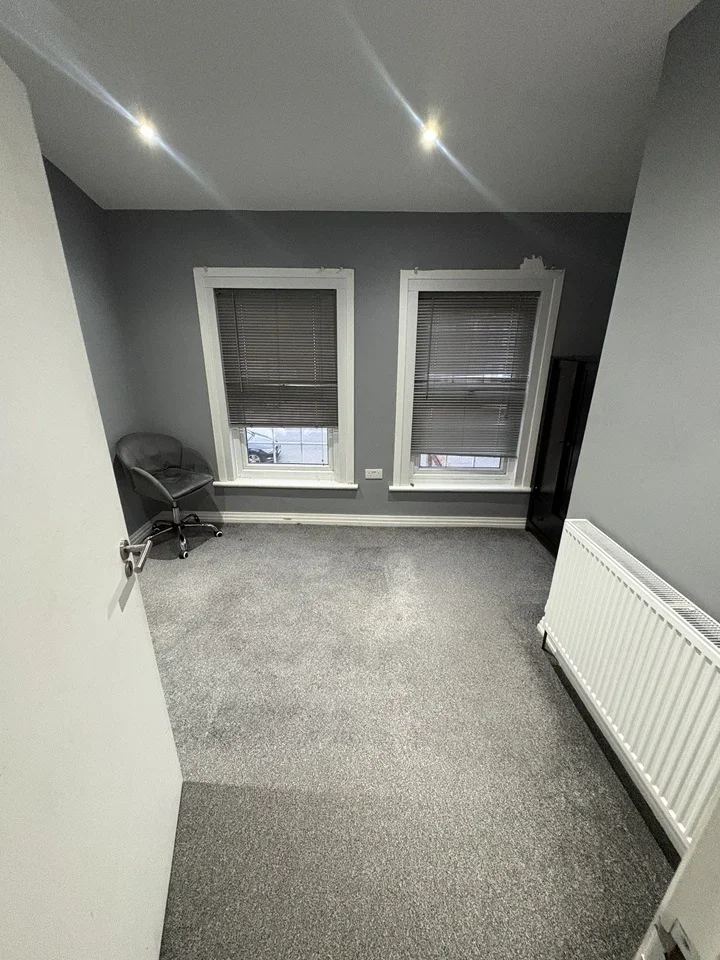 Flat Norfolk Road in Greater London