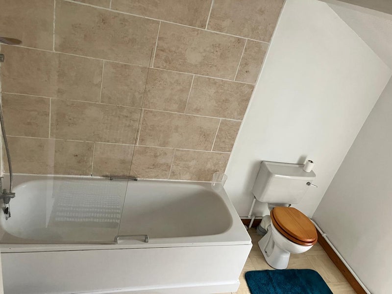Room Machen Place in Cardiff