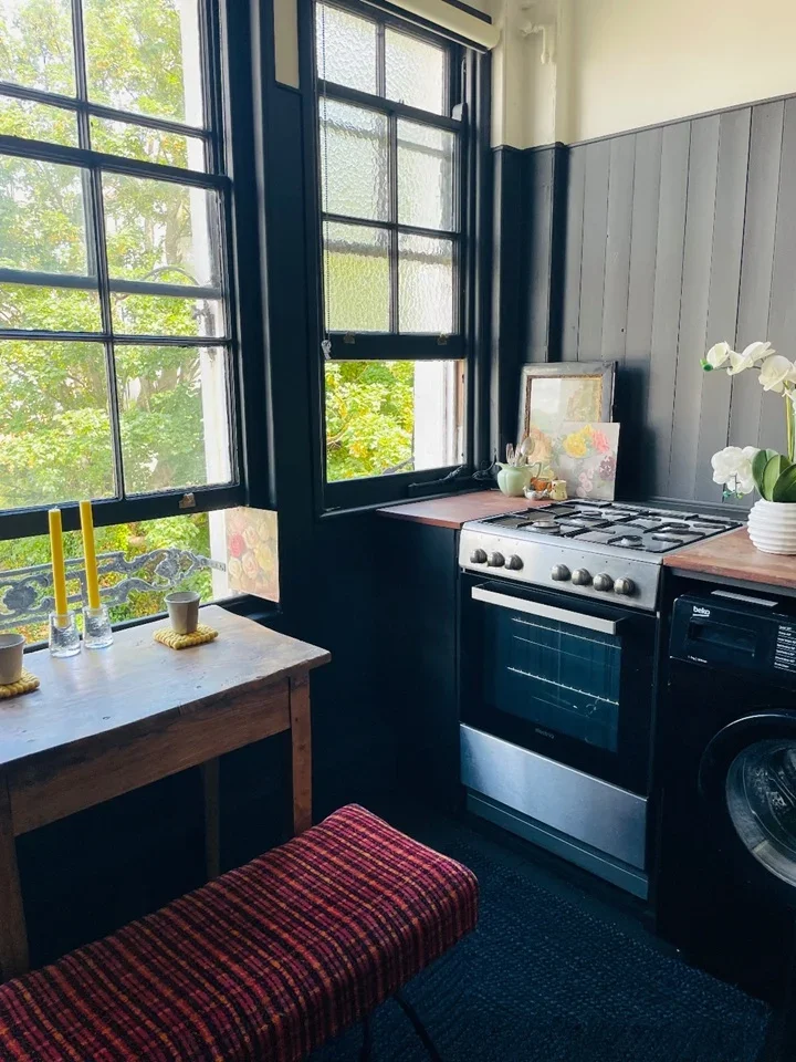 Flat Wellington Square in St Leonards