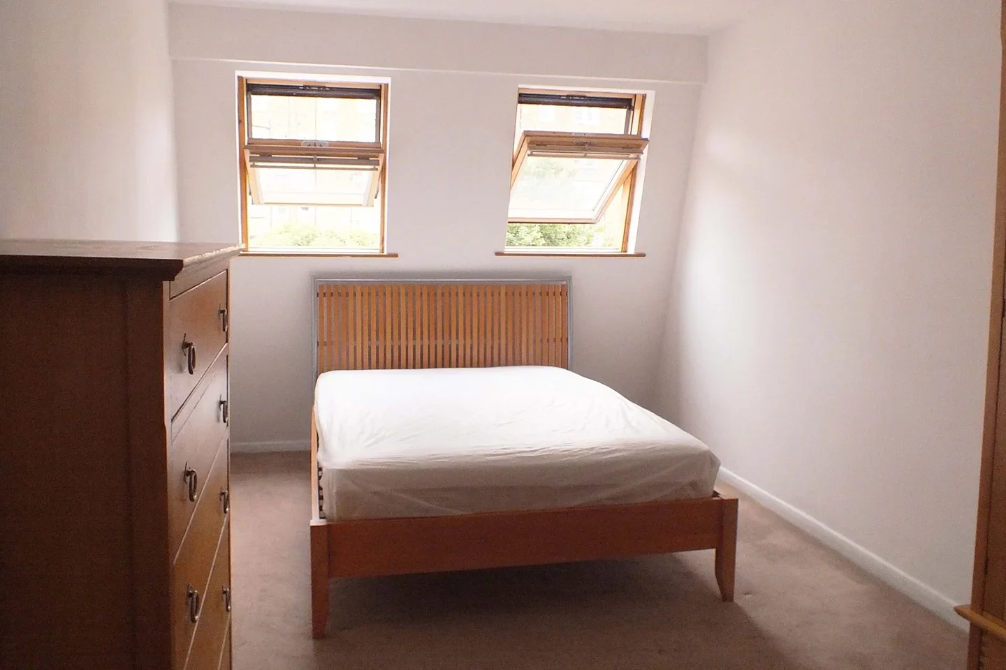Flat Alma Court in Bristol