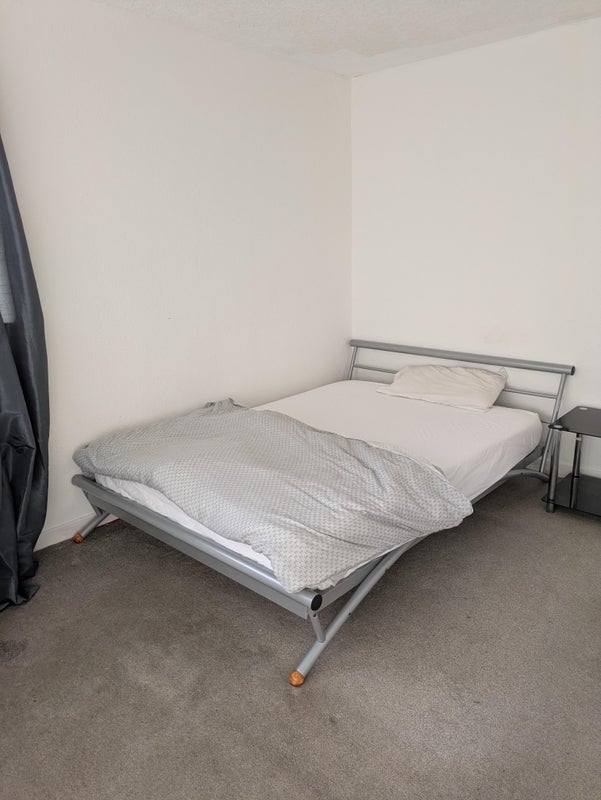Room Calder Court in City of Edinburgh