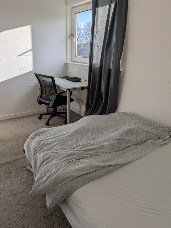 Room Calder Court in City of Edinburgh