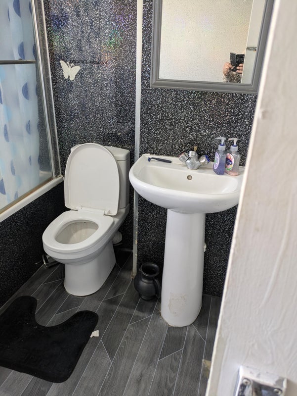 Room Calder Court in City of Edinburgh