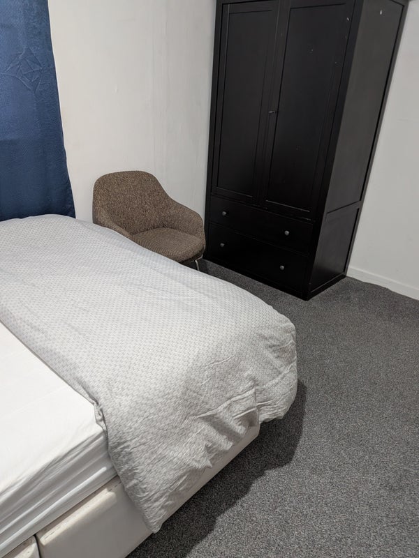 Room Calder Court in City of Edinburgh