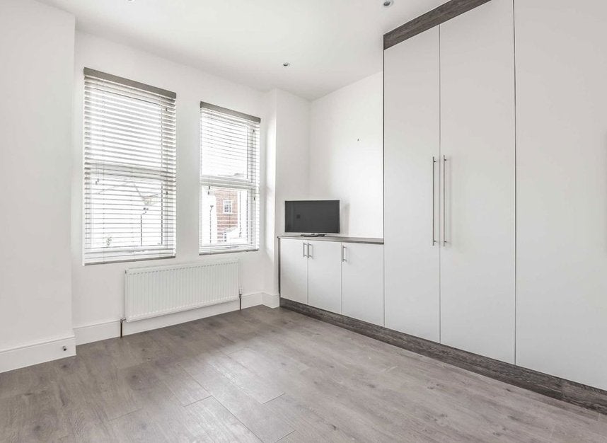 Flat Brayburne Avenue in Greater London