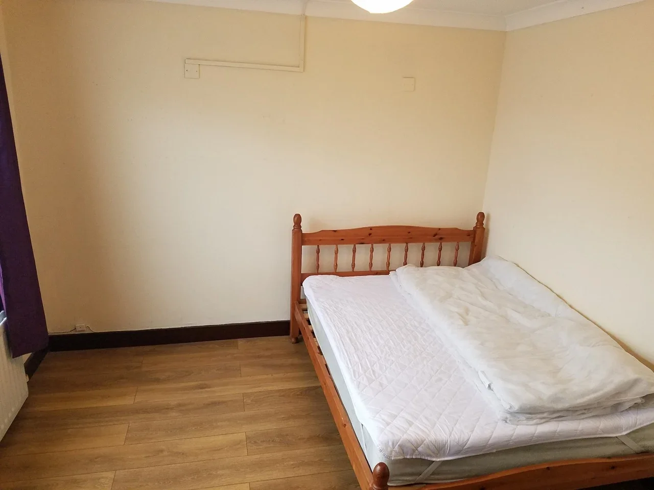 Room Goldfinch Close in Crawley