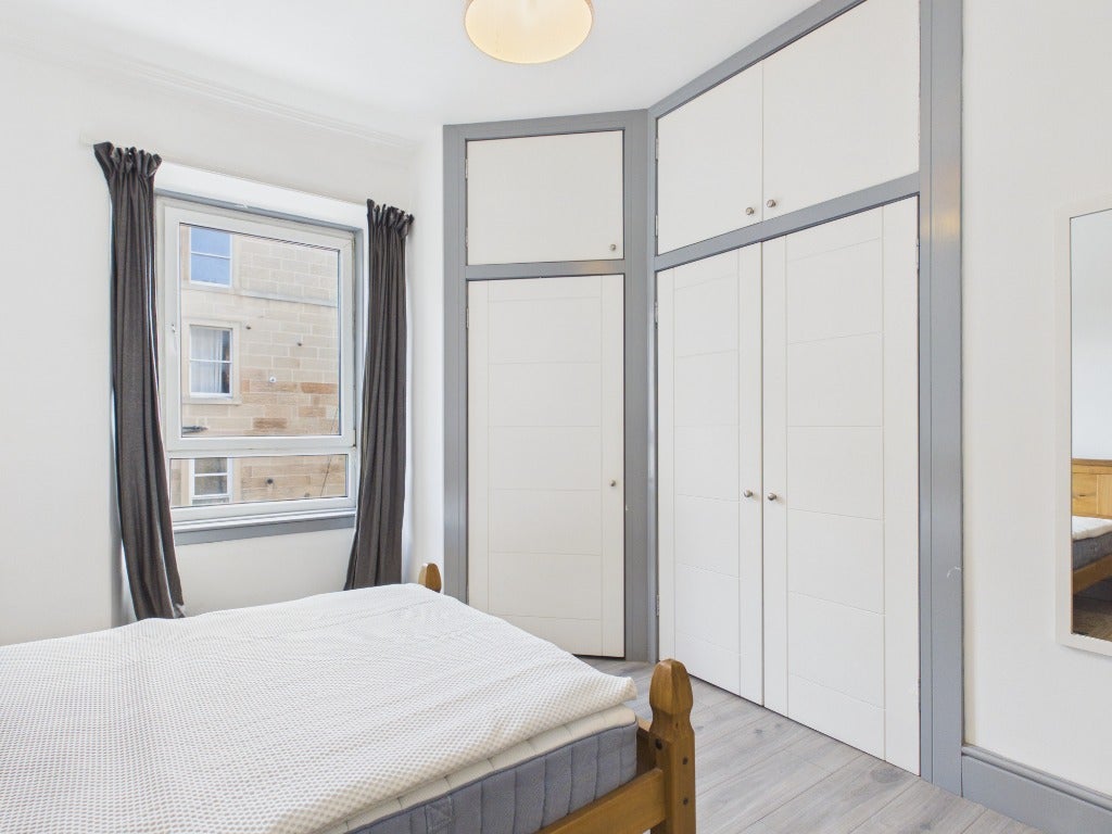 Flat West Park Place in City of Edinburgh