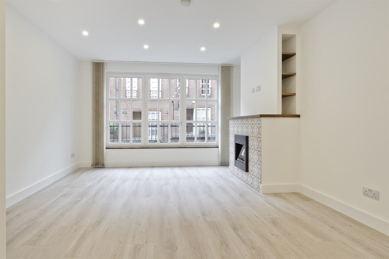 Flat Eden Close in Greater London
