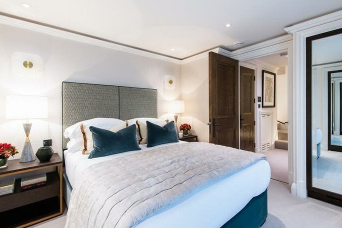 Flat Prince of Wales Terrace in Greater London
