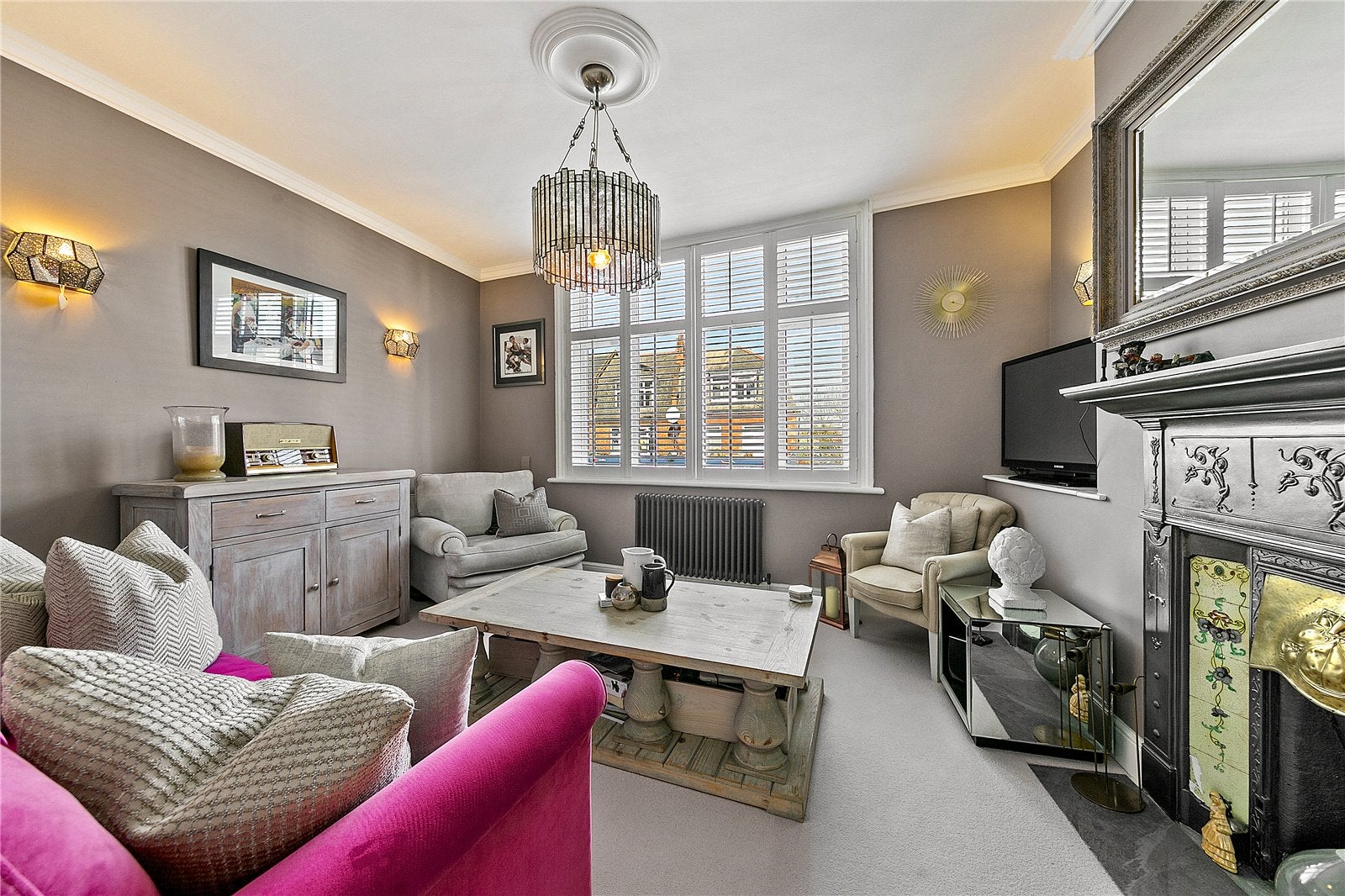 Flat Upper Richmond Road West in Greater London