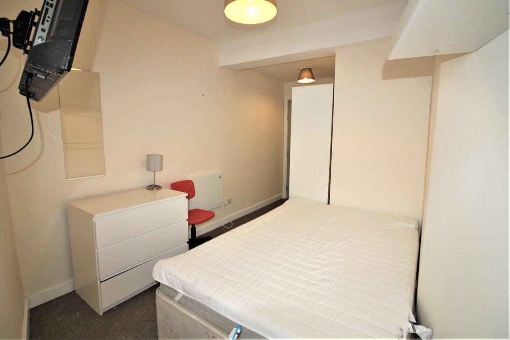 Room Fitzwilliam Street in Sheffield