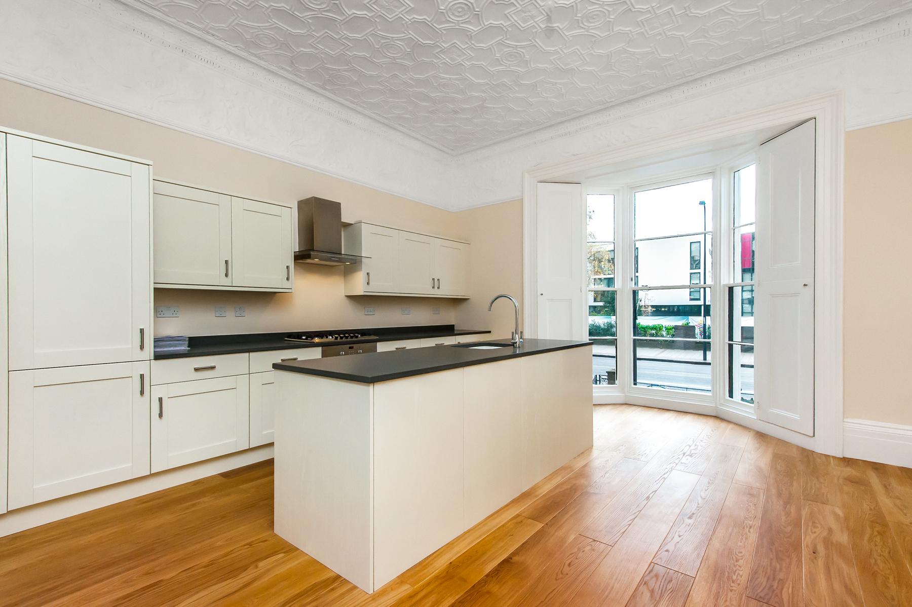 Flat Clapham Road in Greater London