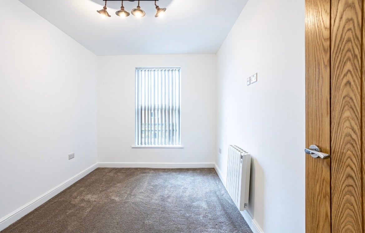 Flat Station Lane in Wakefield