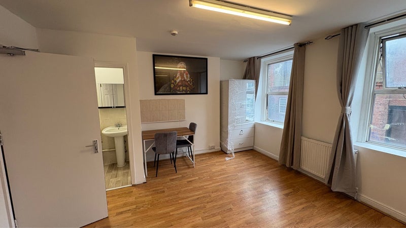 Room Osborn Street in Greater London
