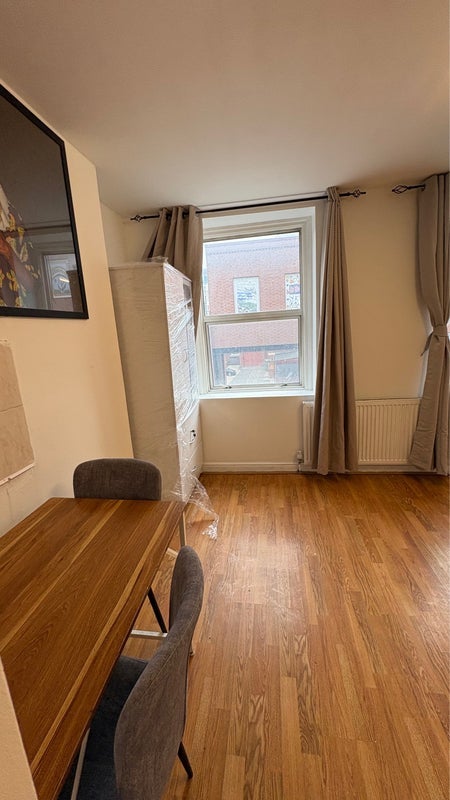 Room Osborn Street in Greater London
