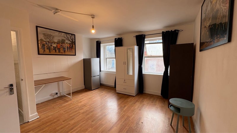 Room Osborn Street in Greater London