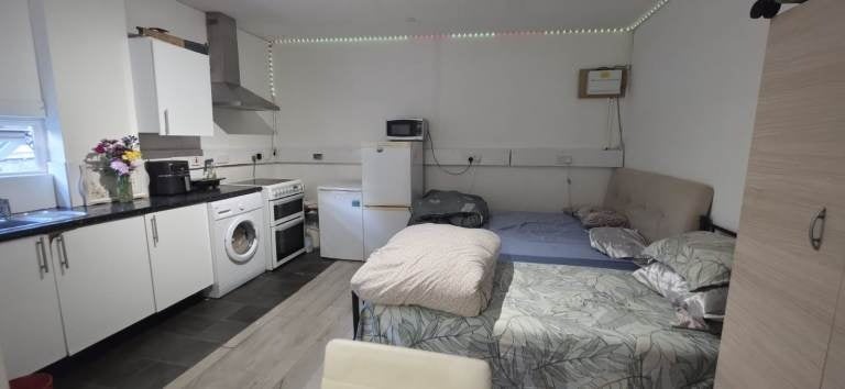 Flat Romford Road in Greater London