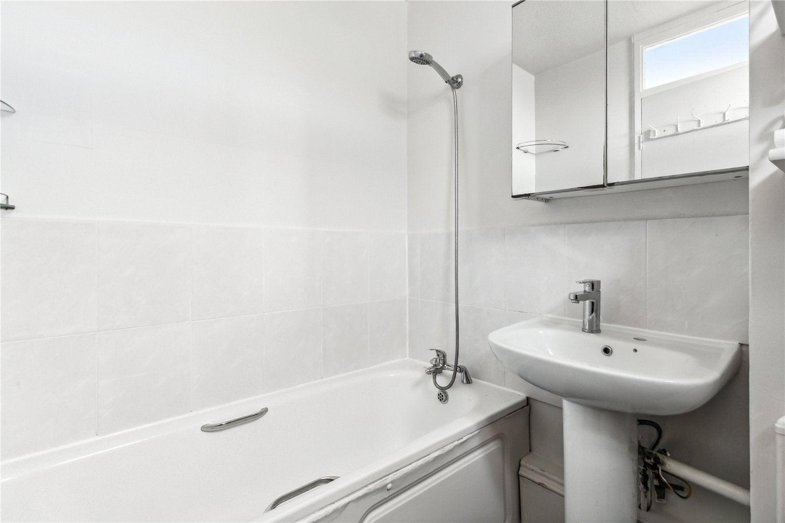 Flat Westbridge Road in Greater London