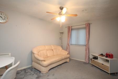 Flat Leafield in Luton