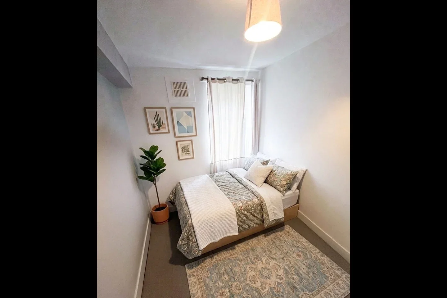 Room Retreat Place in Greater London