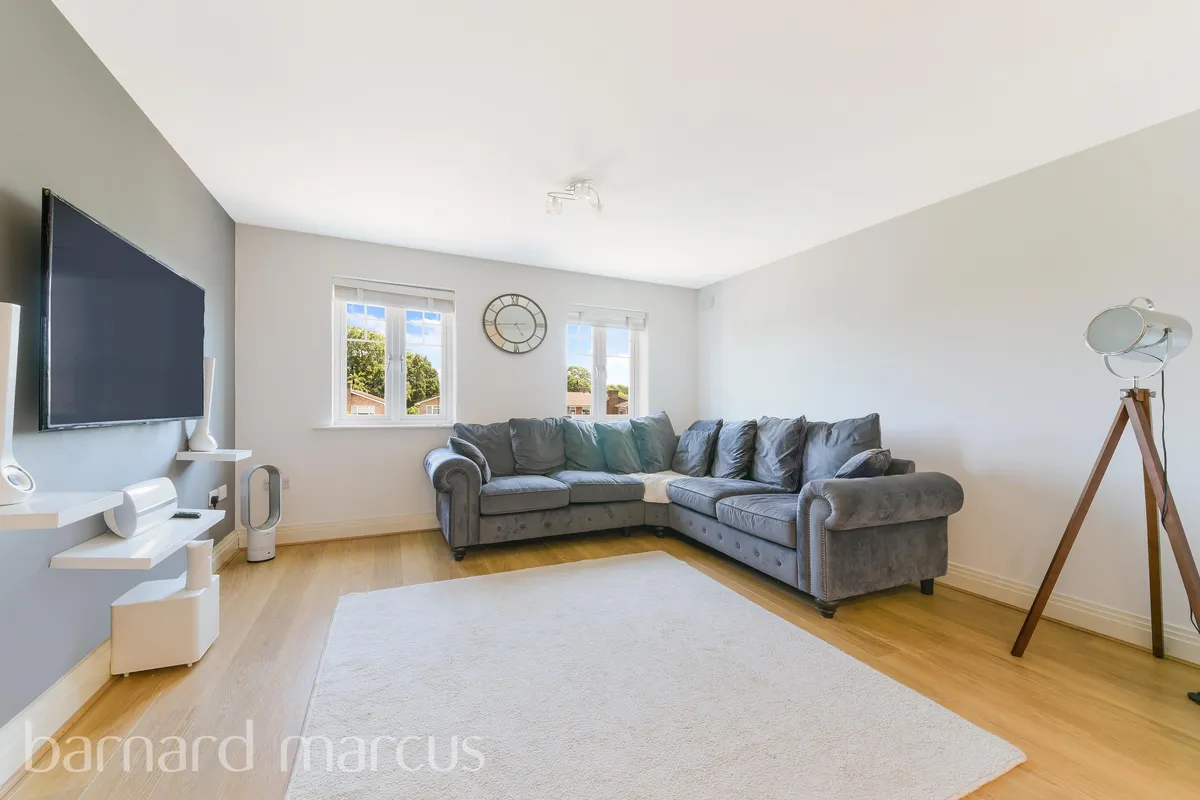 Flat Magnolia Drive in Reigate and Banstead