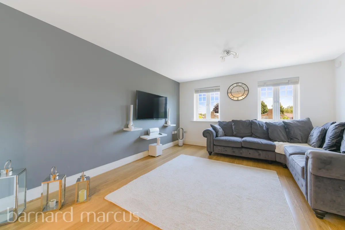 Flat Magnolia Drive in Reigate and Banstead