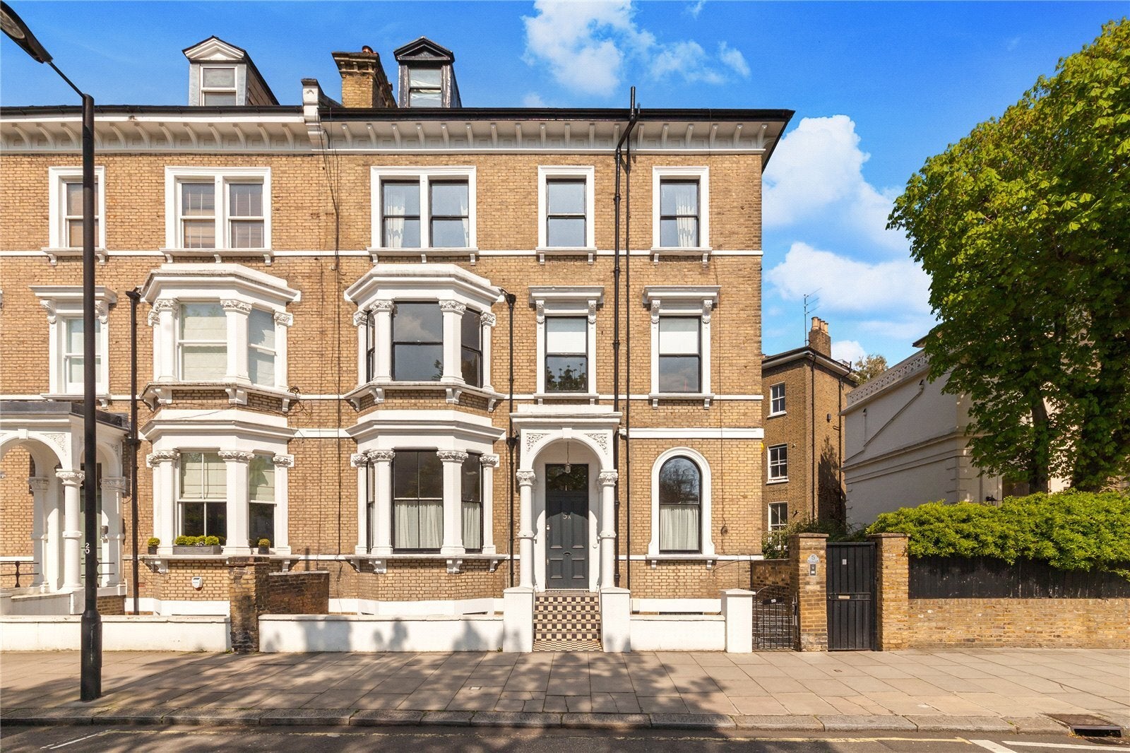 Flat Lauderdale Road in City of Westminster