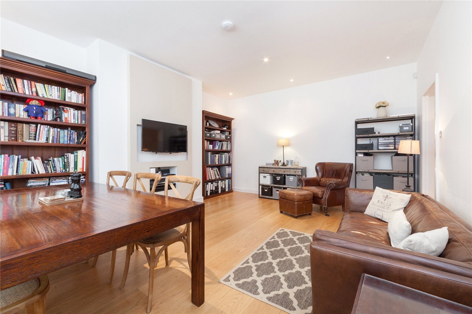Flat Lauderdale Road in City of Westminster
