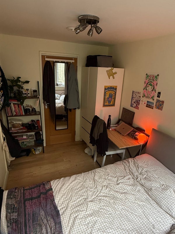 Room Robert Street in Greater London