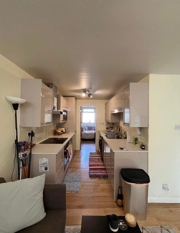 Room Robert Street in Greater London