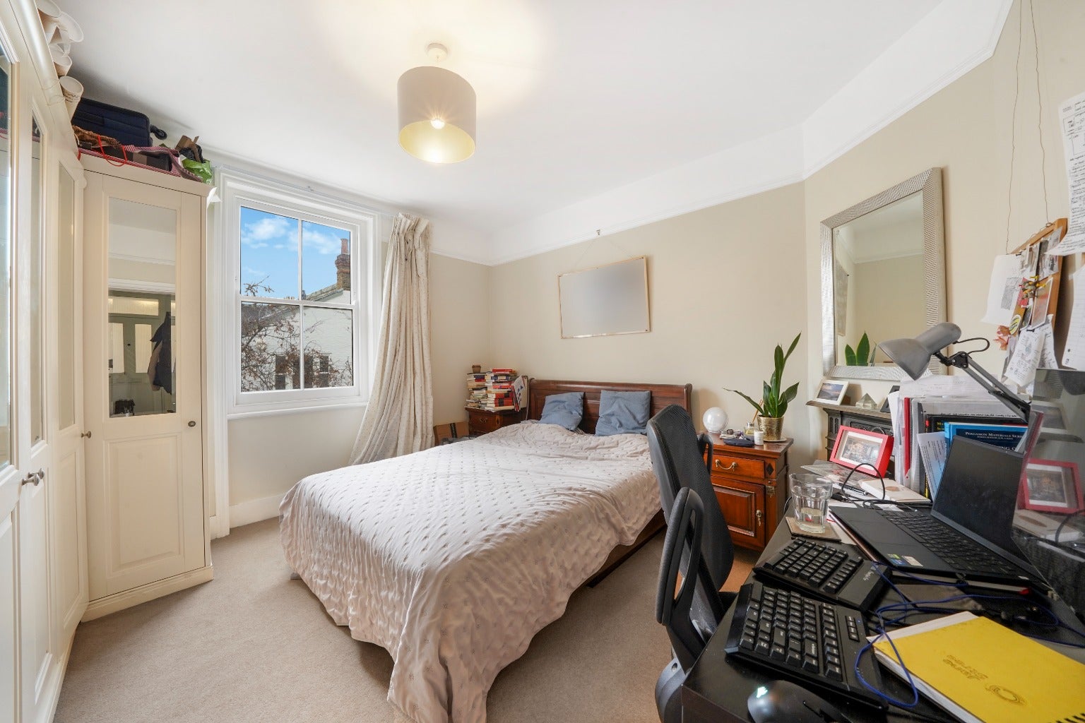 Flat Normand Mews in Greater London