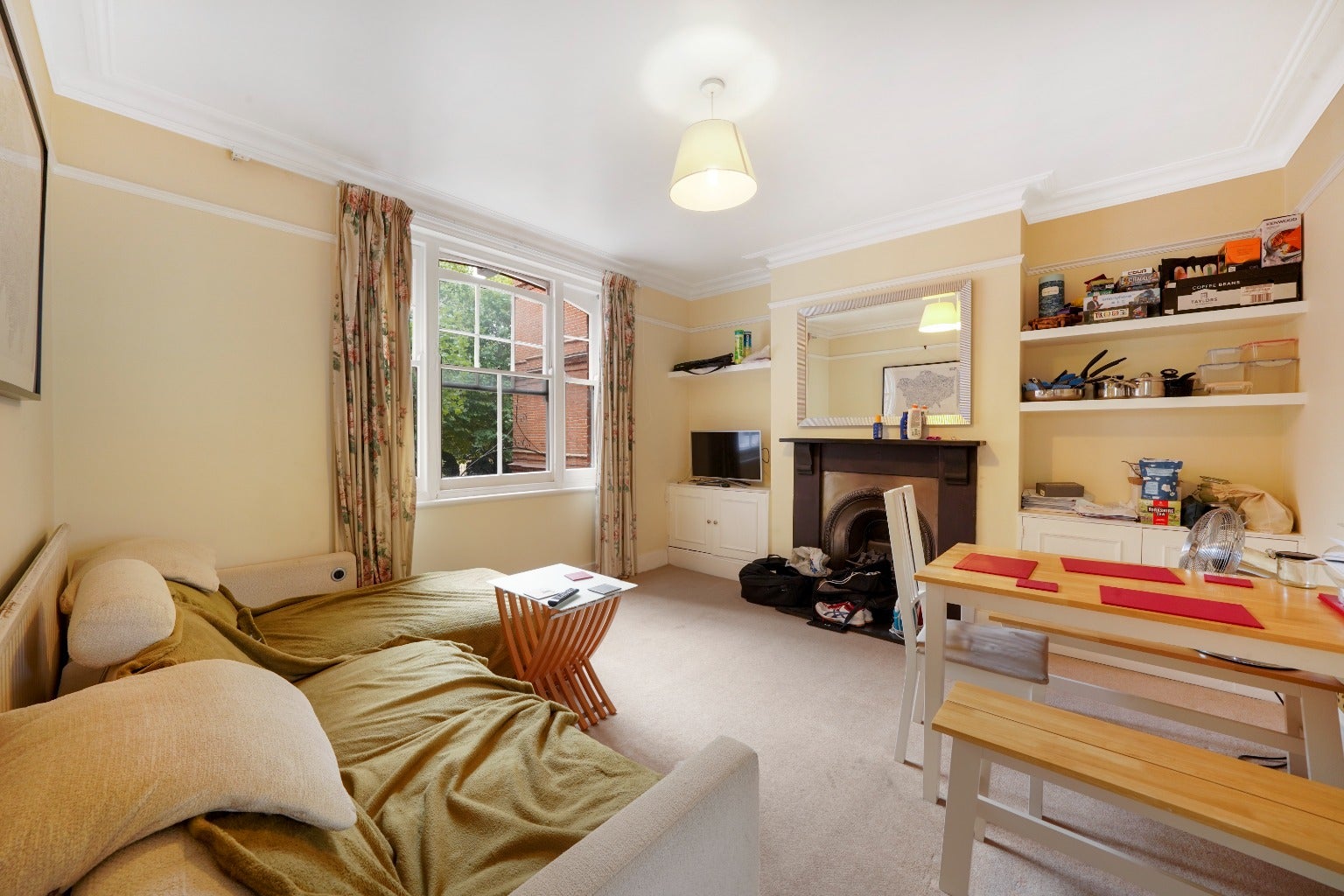 Flat Normand Mews in Greater London