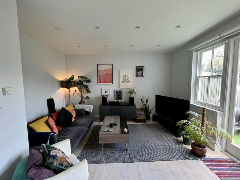 Room Holcroft Road in Greater London