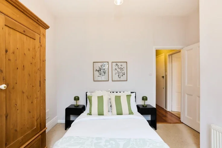 Flat West End Lane in Greater London