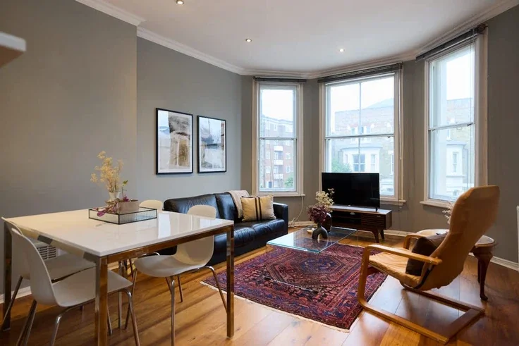 Flat West End Lane in Greater London