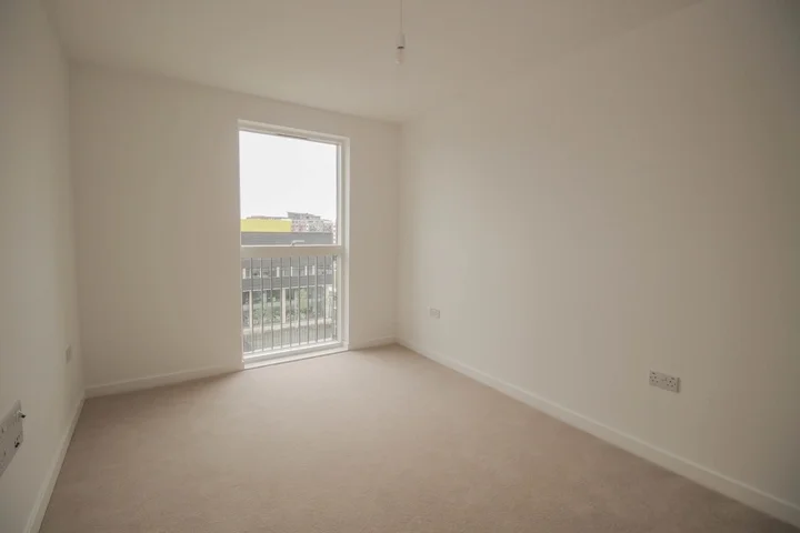 Flat Hoy Close in Greater London