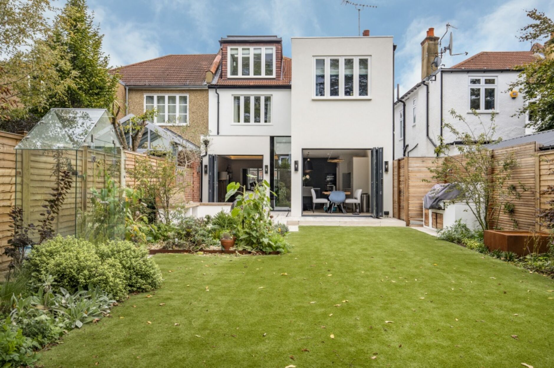 House Emlyn Road in Greater London