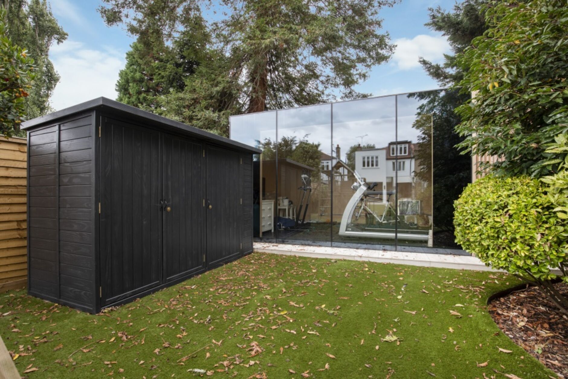 House Emlyn Road in Greater London
