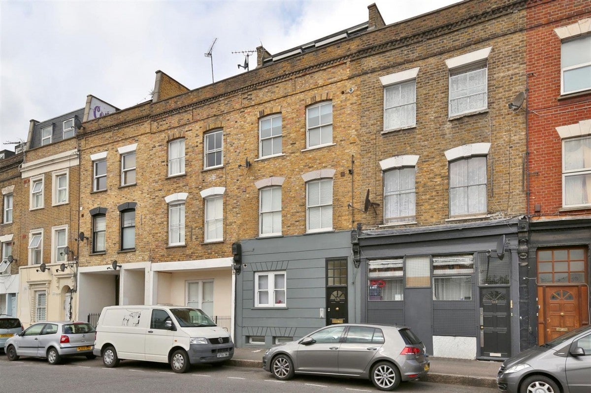 Flat Clarence Road in Greater London