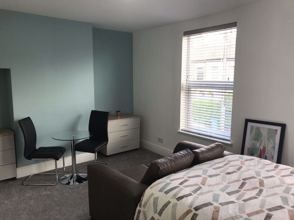 Room Suffolk Street in Hull