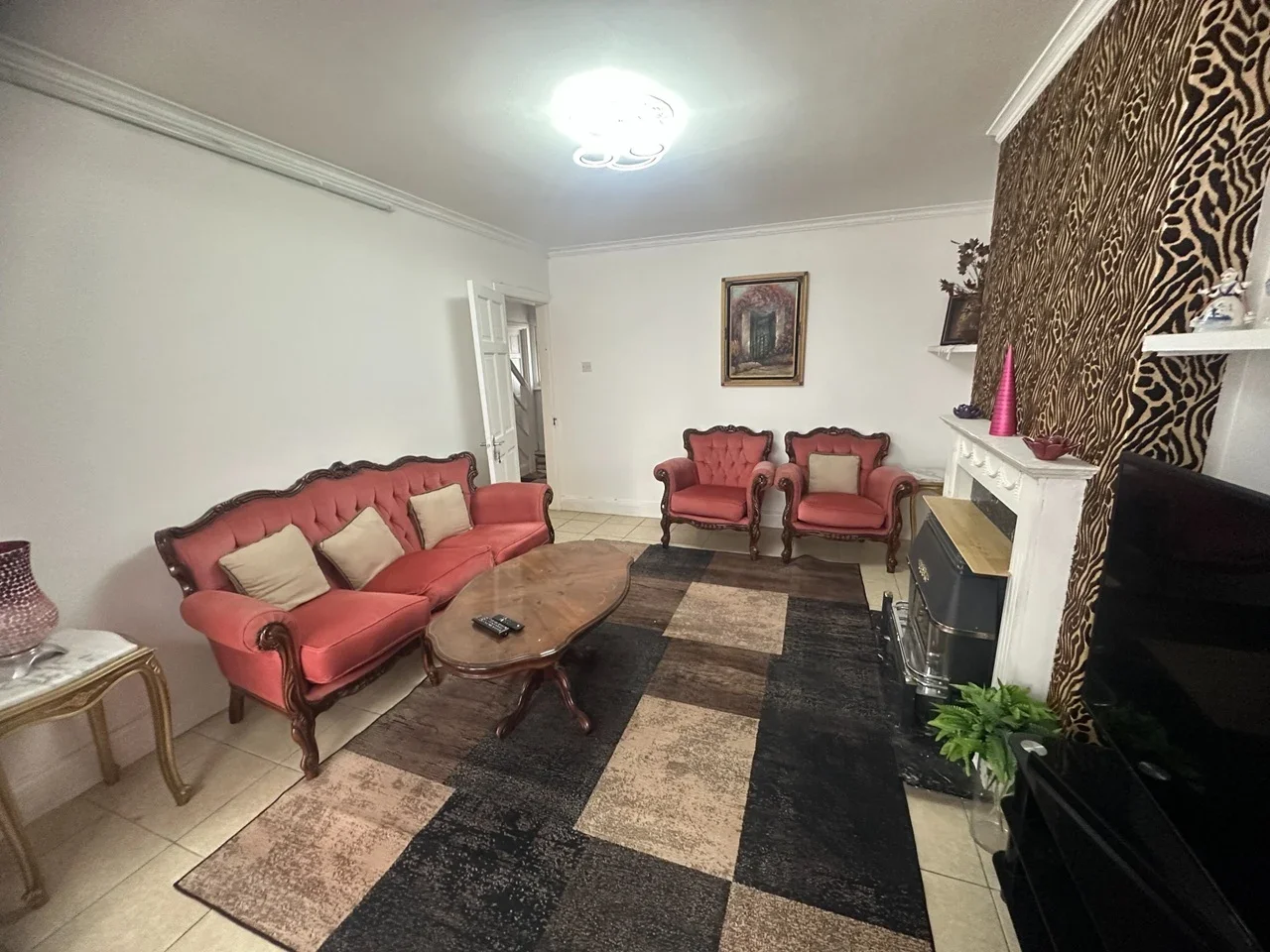 Room Gillian Park Road in Greater London