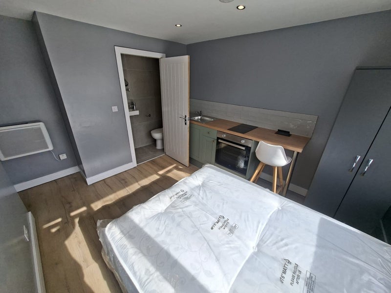 Room Farnborough Road in Birmingham