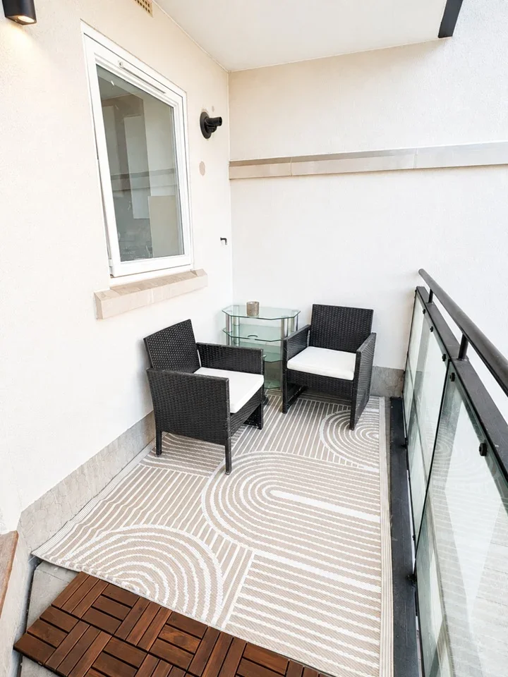 Flat Stewart Street in Greater London