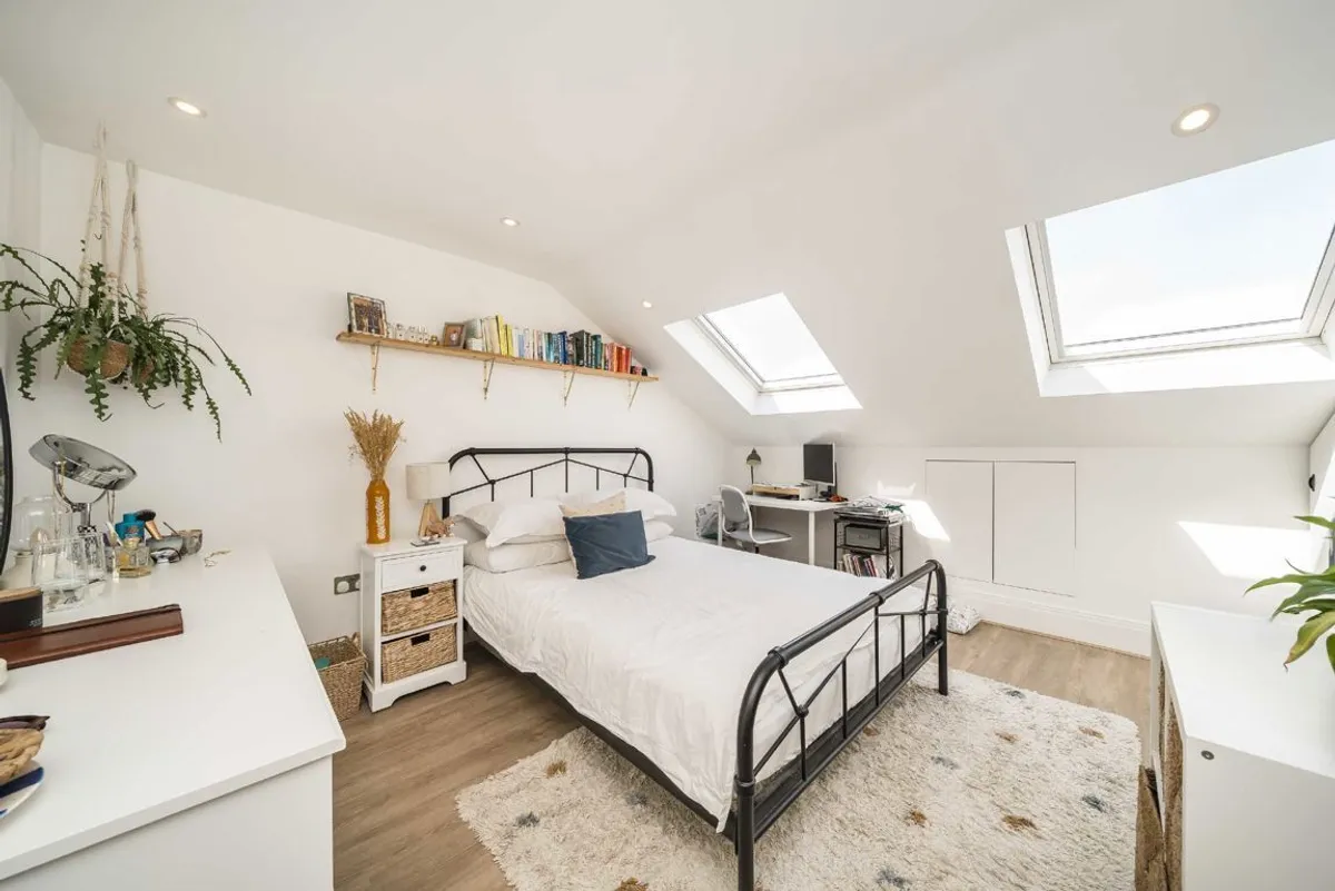 Flat Brightwell Crescent in Greater London