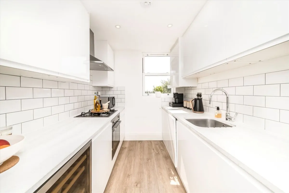 Flat Brightwell Crescent in Greater London