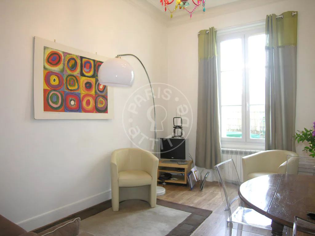 Flat Rue Robert Fleury in Paris