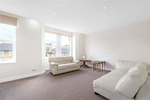 Flat Surrey Road in London Borough of Southwark