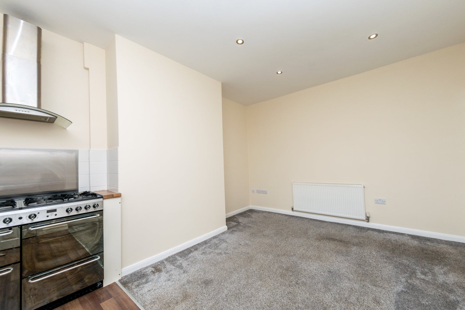 Flat Sunny Bank in Leeds